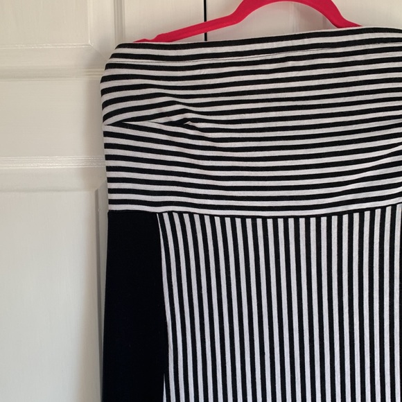 Pure Energy 1x Strapless Dress or Swimsuit Coverup - Soft Black & White Stripes - Picture 2 of 4